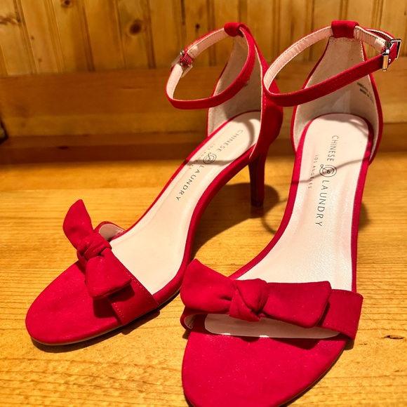 Chinese Laundry Red Heels with Bow and Ankle Strap - Picture 2 of 6